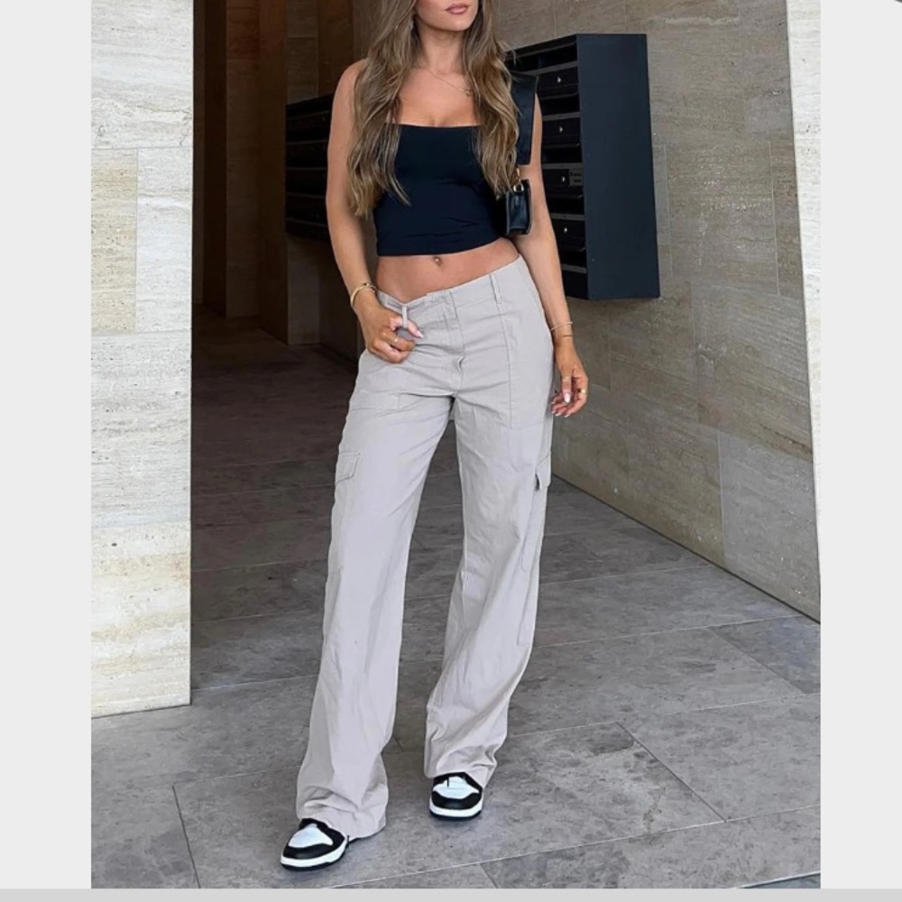 White Fox Boutique Cargo Pants Beige Sz Small